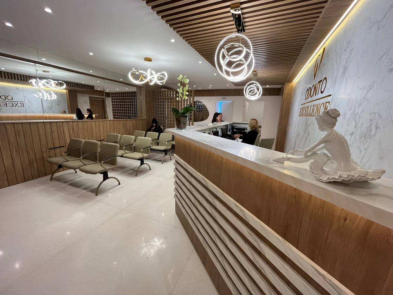 Recepção da clínica Odonto Excellence Colombo
