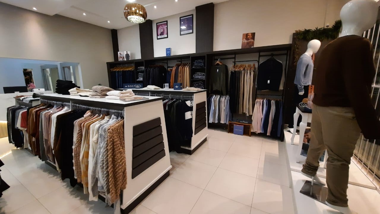Interior real da Rose Store em Armazém